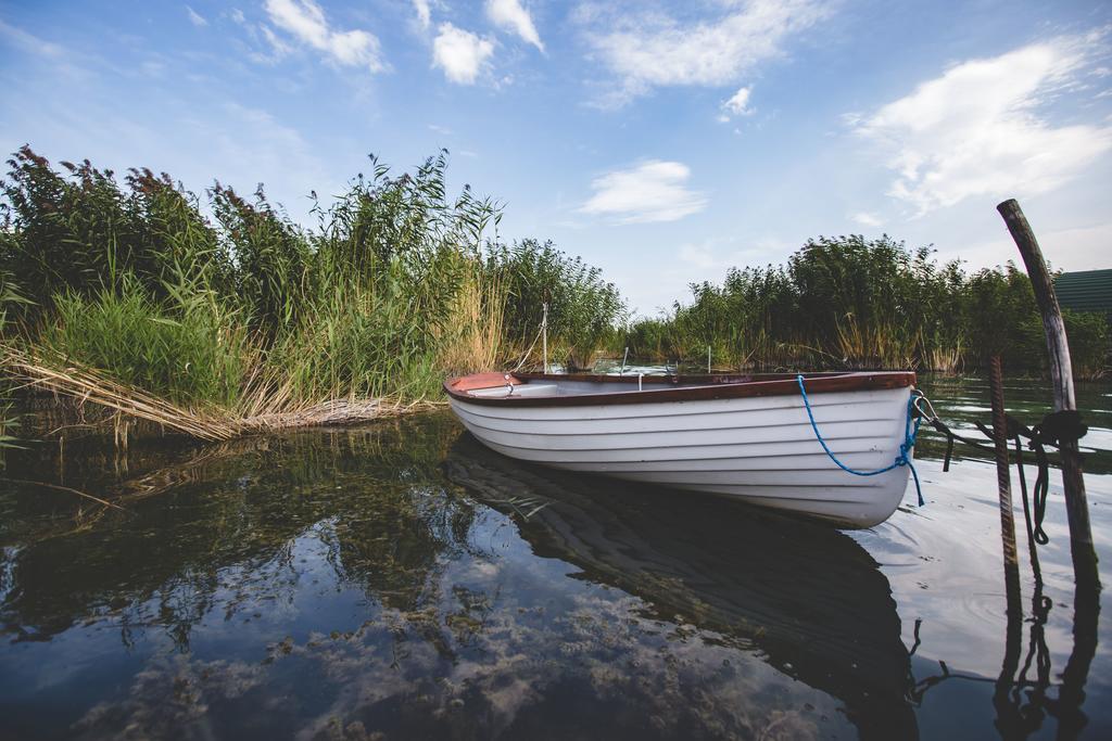 Вілла Csonakos Haz / The Boat House Badacsonyors Екстер'єр фото