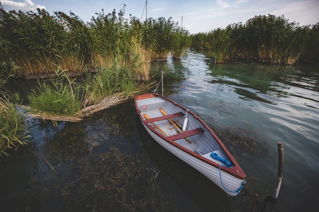 Вілла Csonakos Haz / The Boat House Badacsonyors Екстер'єр фото