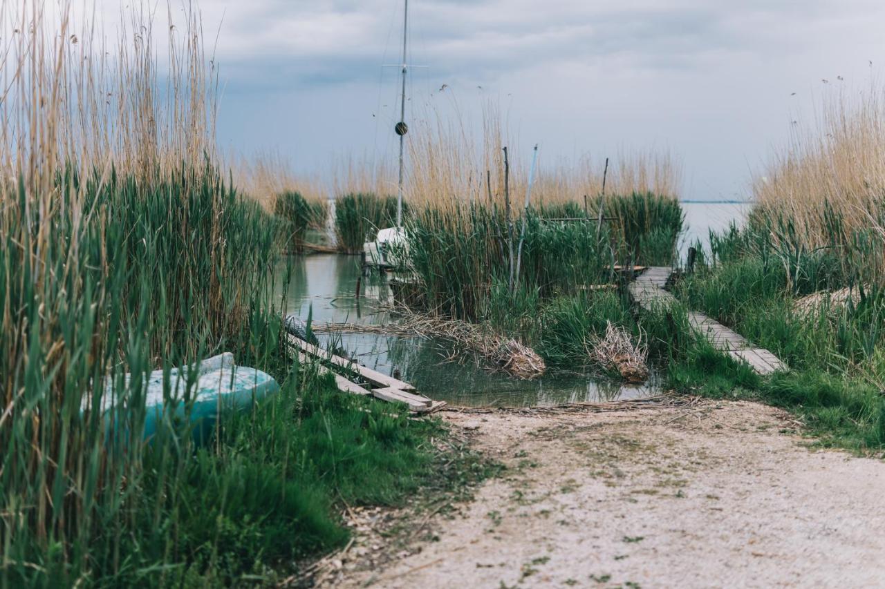 Вілла Csonakos Haz / The Boat House Badacsonyors Екстер'єр фото