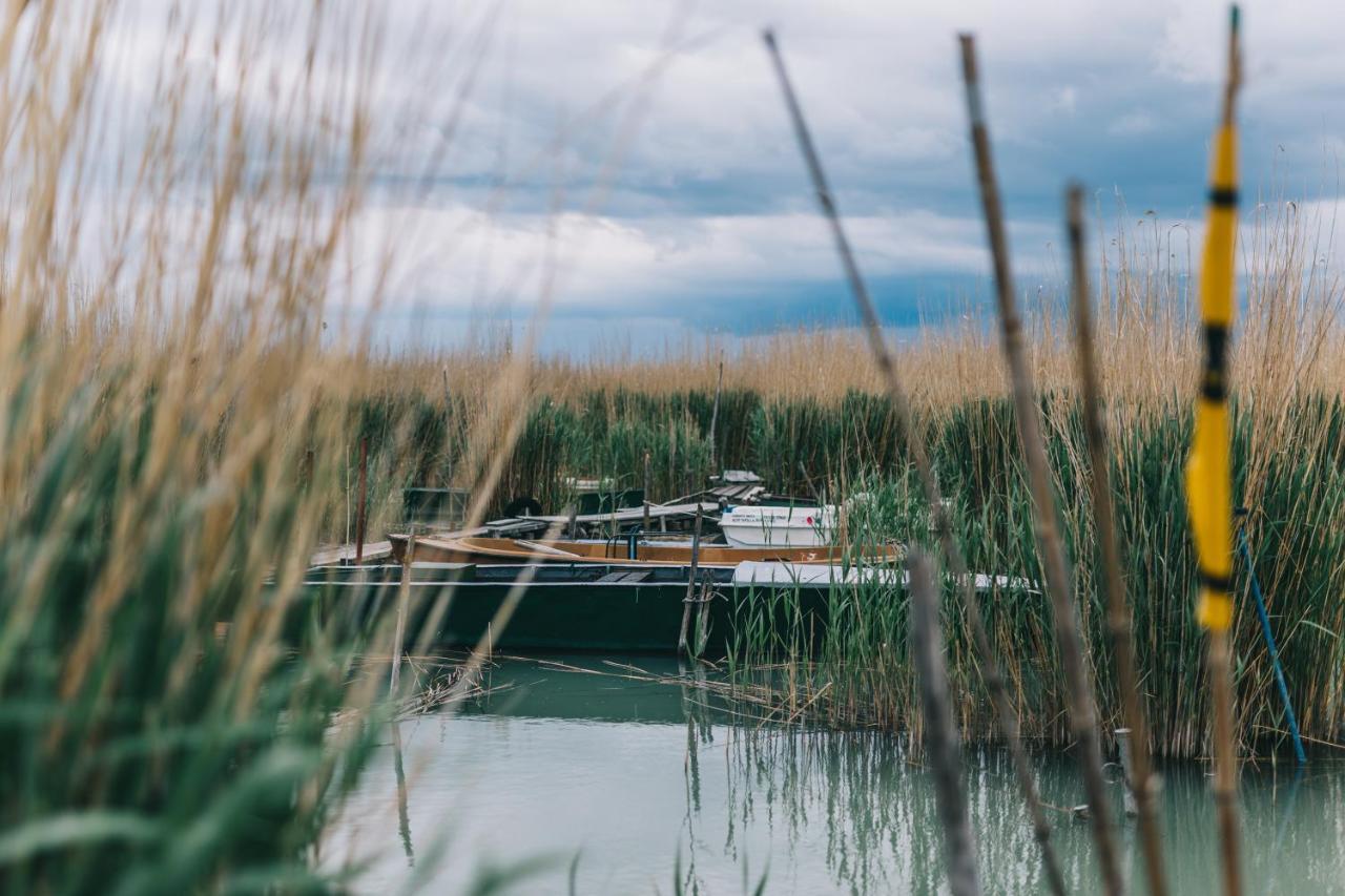 Вілла Csonakos Haz / The Boat House Badacsonyors Екстер'єр фото